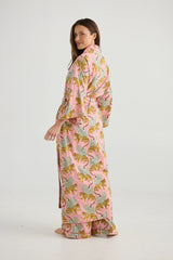 Salutation leopard robe